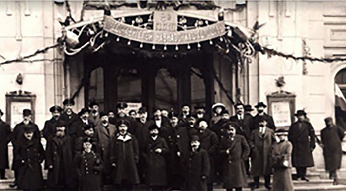 ისტორია თვითმმართველობის მხარეს