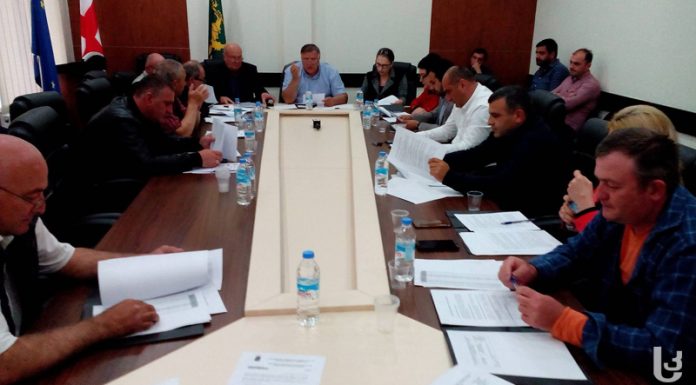 ქალაქ ახალციხის საკრებულოს უმრავლესობამ ქალაქის სტატუსის გაუქმებას და თემთან გაერთიანებას მხარი დაუჭირა.