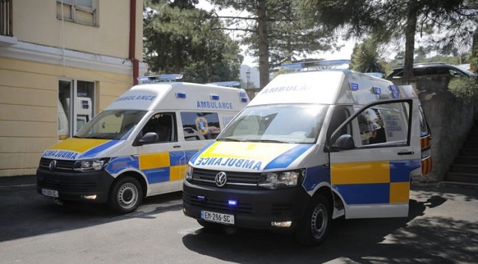 სასწრაფო დახმარების სამსახურის ექიმები და მძღოლები გაფიცვის დაწყებით იმუქრებიან