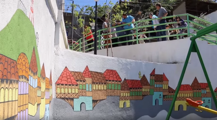 არაგვისპირელის ქუჩაზე სკვერის კედლები მოხატეს