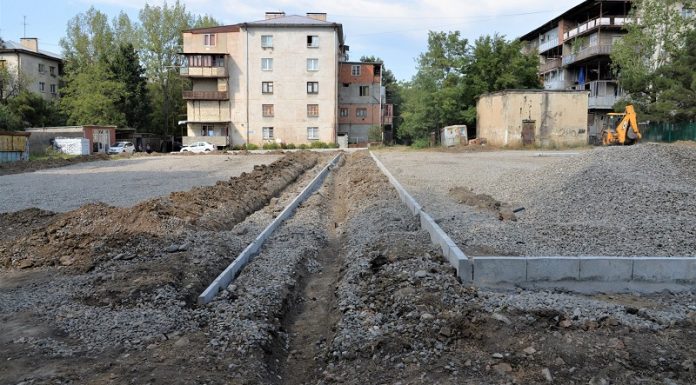 ზღვის უბნის მე-10 კვარტალში ავტოსადგომის ნაცვლად, სკვერსა და სპორტულ მოედანს აკეთებენ