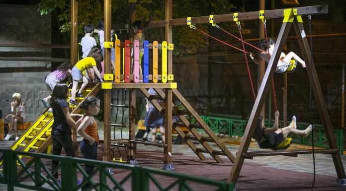 ვაზისუბანში ავტოფარეხების დემონტაჟის შემდეგ, სკვერი მოეწყო