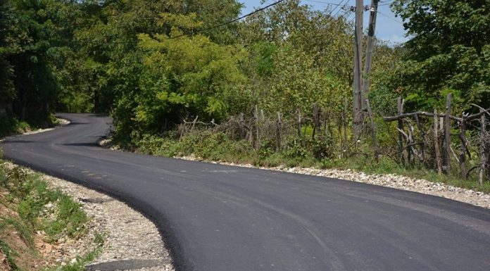 ჭიათურაში სოფლების დამაკავშირებელ გზებს აწესრიგებენ