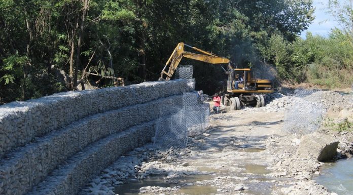სტიქიის პრევენციისთვის გორის სოფელ რეხაში მდინარე მეჯუდის ნაპირსამაგრი სამუშაოები მიმდინარეობს