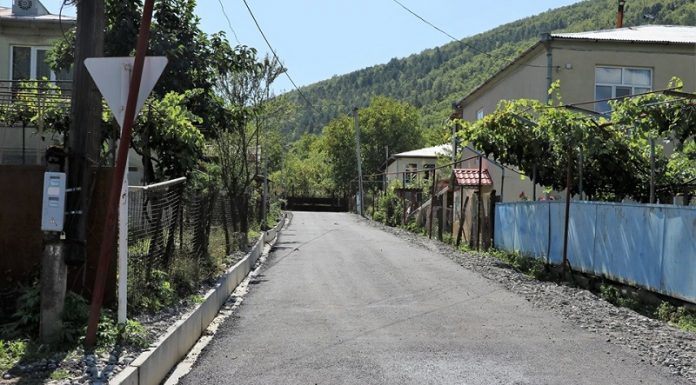 ამბროლაურში რამდენიმე ქუჩის რეაბილიტაცია დასრულდა