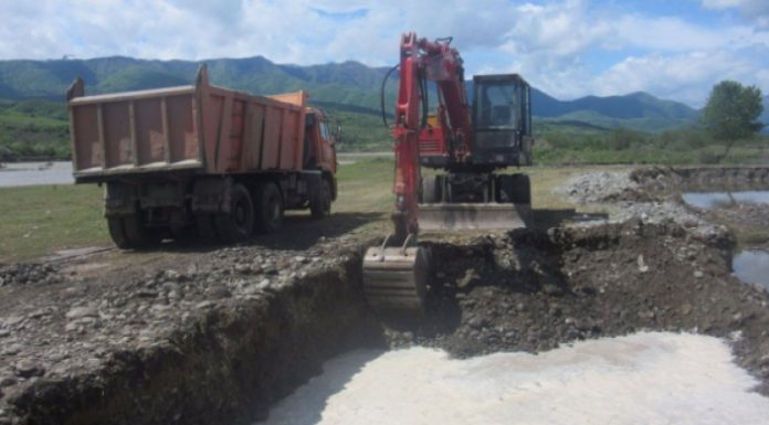 გორის მერია ქვიშის კარიერის მანქანების მიერ დაზიანებულ გზას მოაწესრიგებს