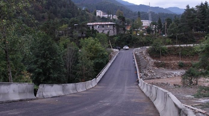 შუახევი-დაბაძველის გზის რეაბილიტაცია და ახალი ხიდის მშენებლობა მიმდინარეობს