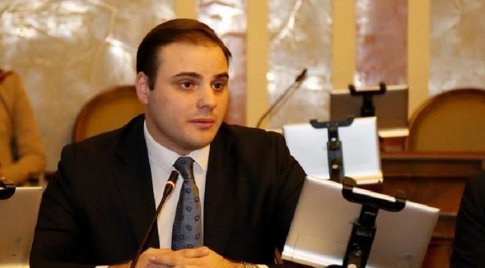 საკრებულოს დეპუტატი: იმისთვის, რომ ნაცებს და ნიკა გვარამიას უარი უთხრან, ხალხს ფულის გადახდა არ სჭირდება