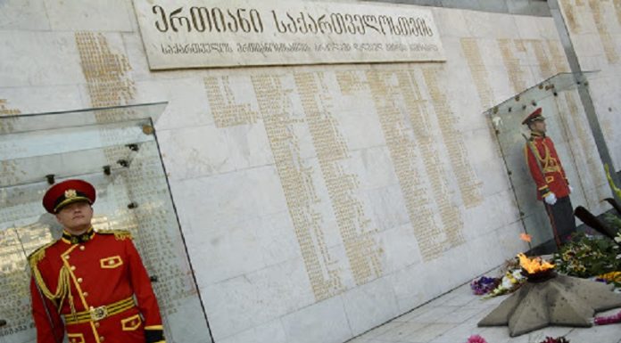 ენმ-ის წევრი: გორში, შინდისის გმირების მონუმენტის დადგმაზე ღარიბაშვილმა დაპირება არც წელს შეასრულა