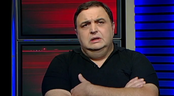 სანიკიძე: იდიოტებისა და უცოდინრებისთვის მინდა ვთქვა, რომ დემოკრატიის სამშობლო არის ქუჩა