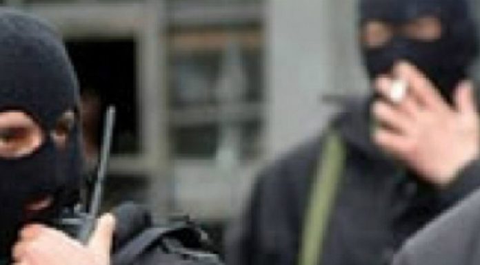 მთავრობის ადმინისტრაციასთან სპეცრაზმი და პოლიციაა მობილიზებული