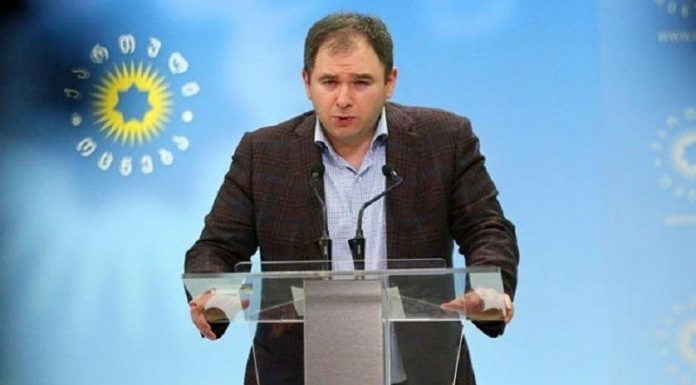 სამხარაძე: გააკეთოს პრესკონფერენცია ბათუმიდან ლაივში 45 წუთში და დავიჯერებთ, რომ საქართველოშია