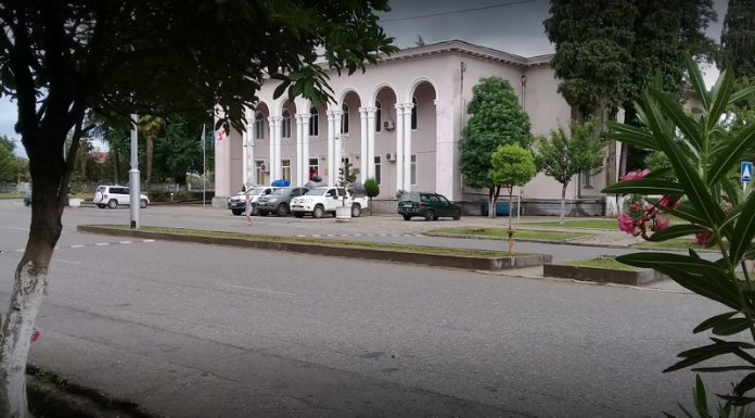 ჩხოროწყუს მერიის საპირფარეშოში მომხდარ ფაქტზე მუნიციპალიტეტის შიდა აუდიტის სამსახურმა მოკვლევა დაიწყო