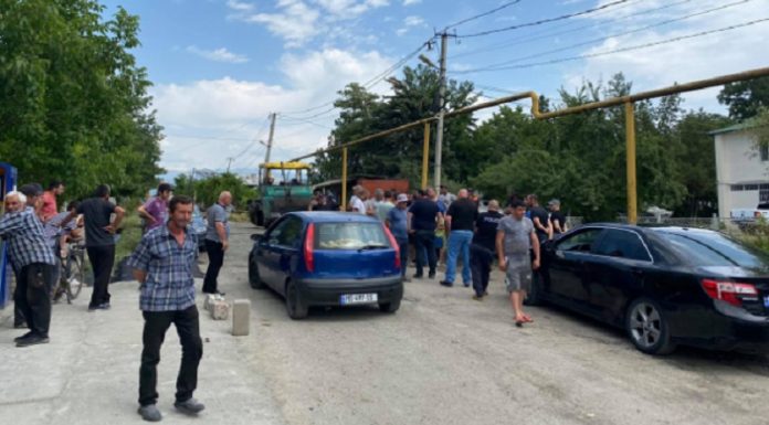 გორის სოფელ დიცში ,,ორმოულების ამოვსებას” პროტესტი მოჰყვა
