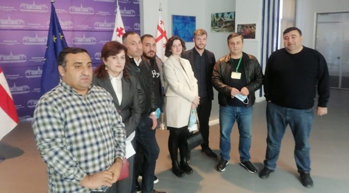 ბათუმის საკრებულოს ოპოზიციონერი წევრები ცესკოს მოუწოდებენ, ახალი საკრებულოს პირველი სხდომა დროულად ჩანიშნოს