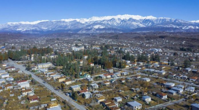 რამდენი ადამიანი ცხოვრობს და როგორია წალენჯიხელების სოციალური მდგომარეობა