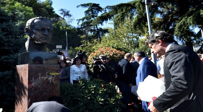 გმირთა მოედანზე ჟიული შარტავას ბიუსტი გაიხსნა