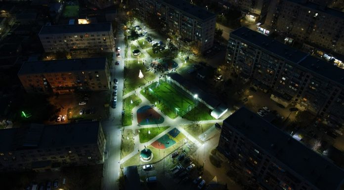 რუსთავში მესხიშვილის ქუჩაზე ახალი სკვერი გაიხსნა