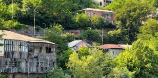 რამდენმა წყალმა ჩაიარა რიონისპირა სახლებთან