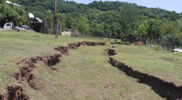 მეწყრული პროცესების გააქტიურების გამო ხარაგაულის 2 სოფლიდან მოსახლეობა გაიყვანეს – ცენტრალური და ადგილობრივი ხელისუფლების როგორი კოორდინაცია მოგვცემდა მეტ ეფექტს? სად გვაქვს კრიტიკული სისუსტე? რას ვაკეთებთ და რას ვერ ვაკეთებთ სწორად?